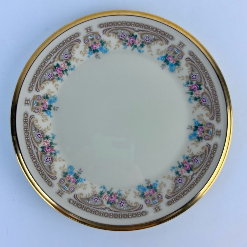 Lenox Versailles bread and butter plate floral with gold trim Width 6 3/8 in